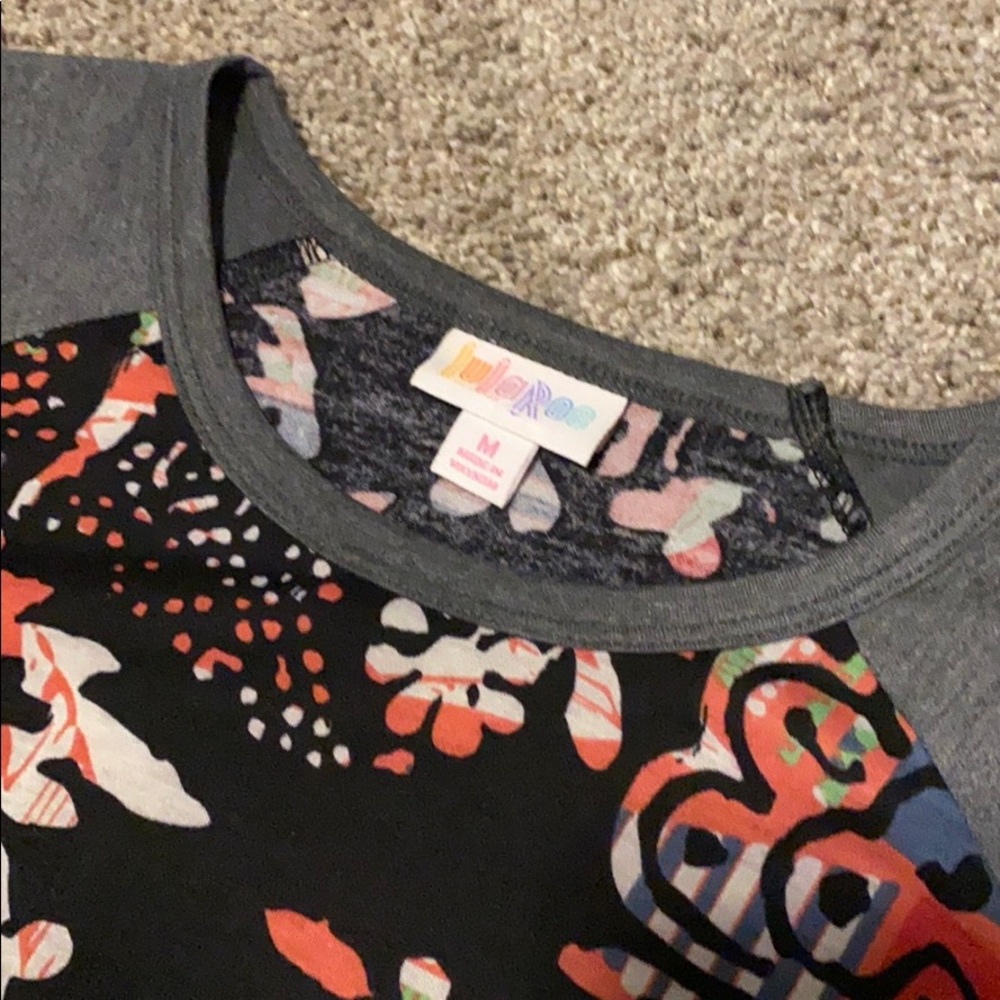Lularoe Randy Tee - Picture 2 of 3